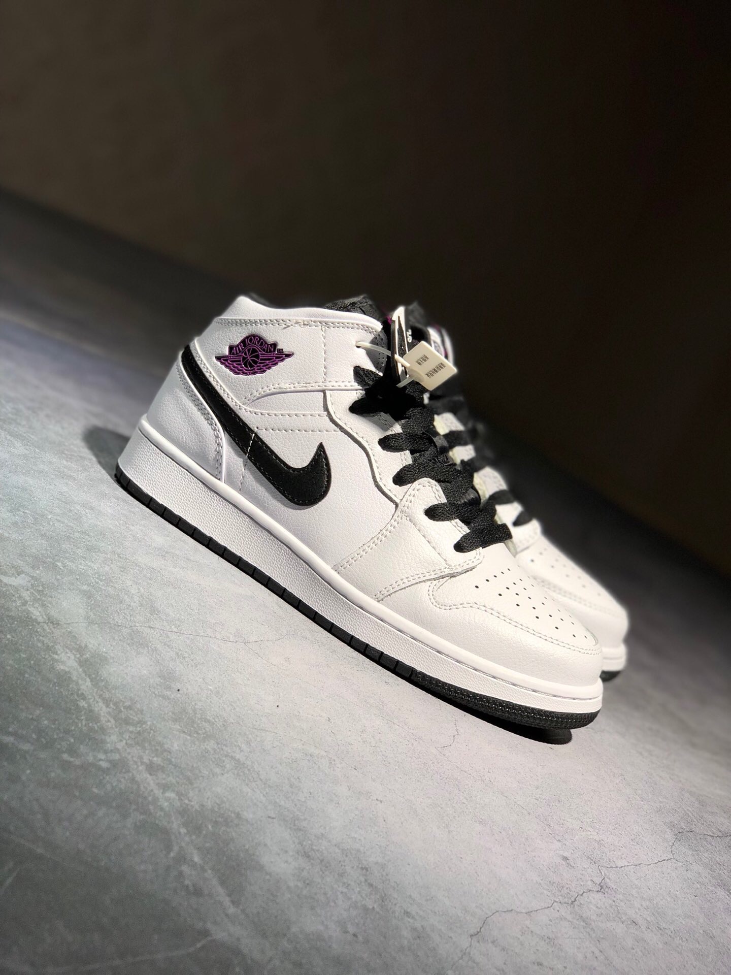 Authentic Air Jordan 1 Mid White Grape GS